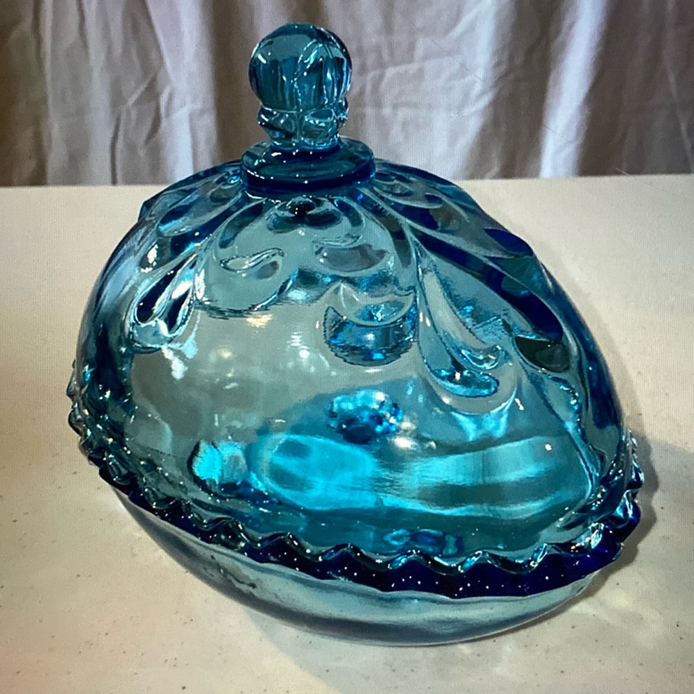 Tiara blue Duchess Egg